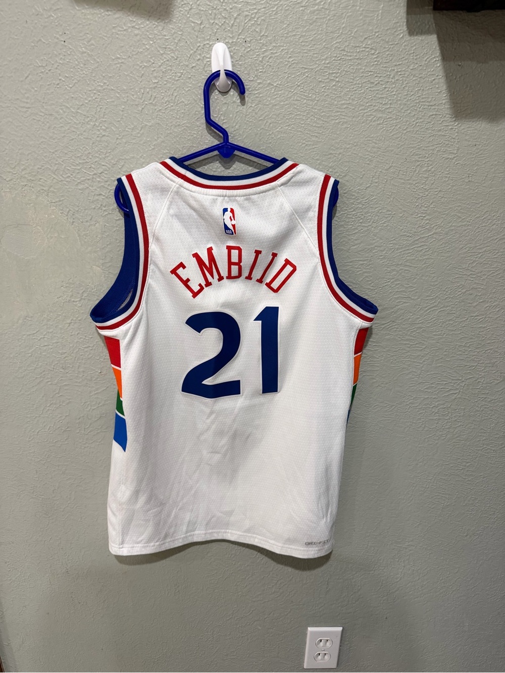 Nike Philadelphia Sixers White Joel Embiid #21 Jersey Size M Kids 10-12 EUC - Picture 2 of 4